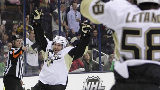 stempniak-pit-nhl-celeb-600.jpg